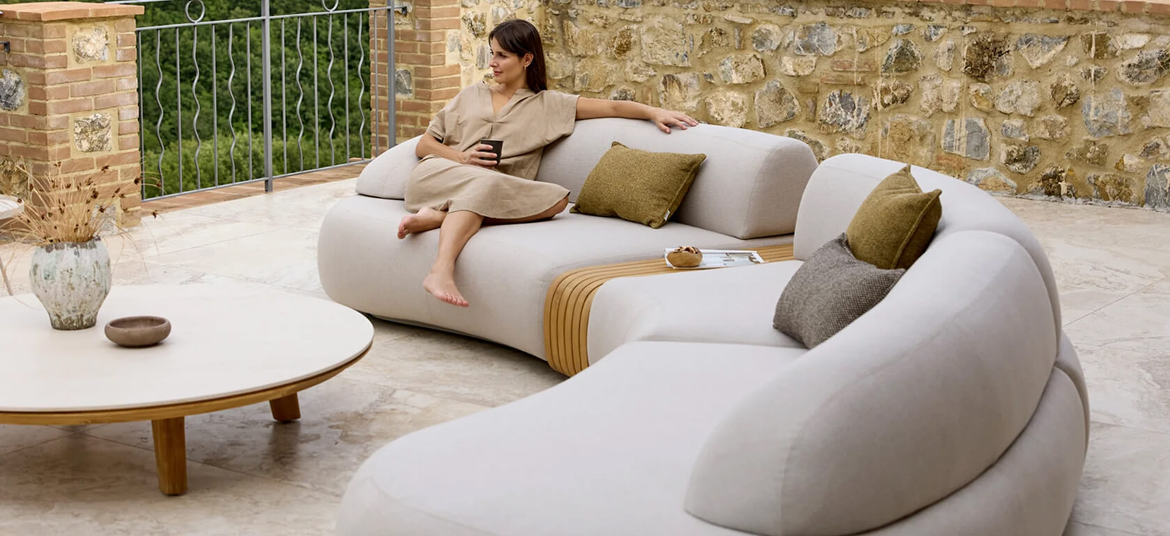 acha-studio-cane-line-megan-melow-lauko-sofa-slide-10