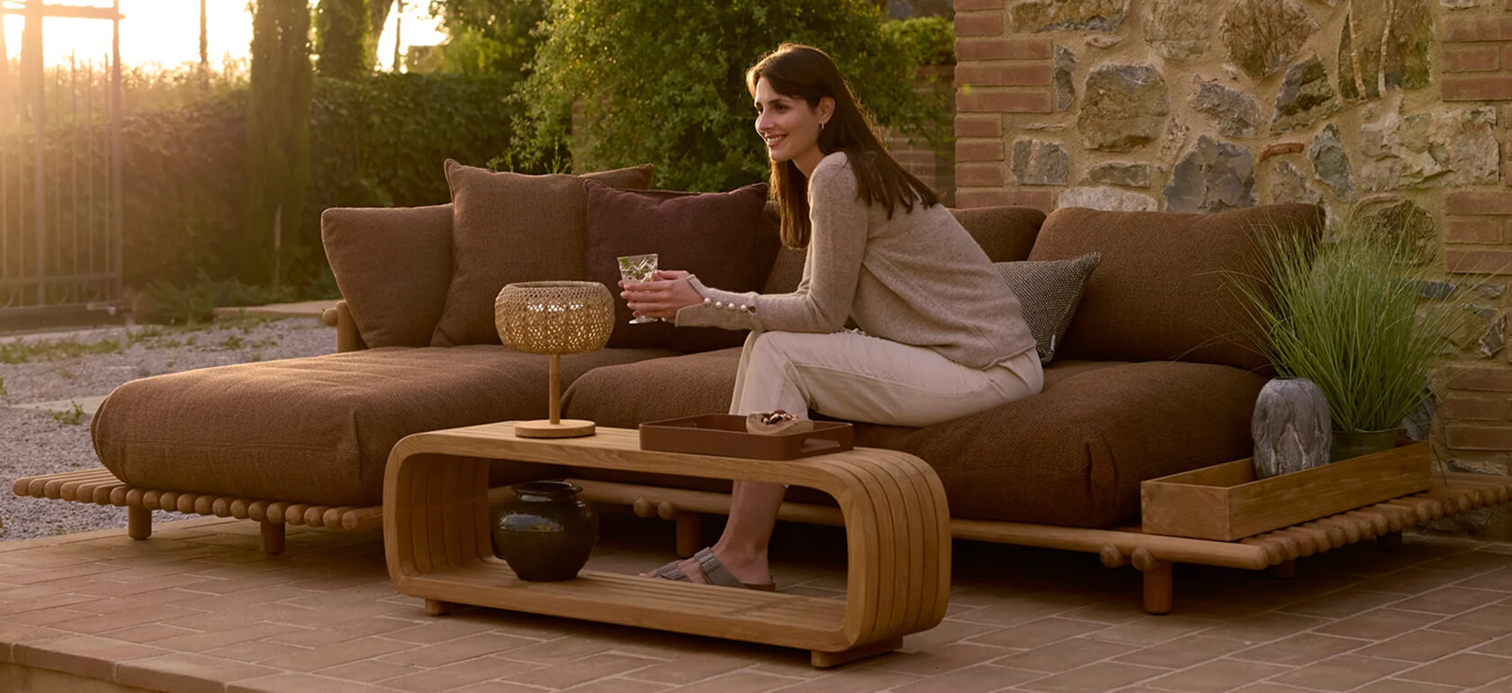 acha-studio-cane-line-megan-melow-lauko-sofa-slide-15
