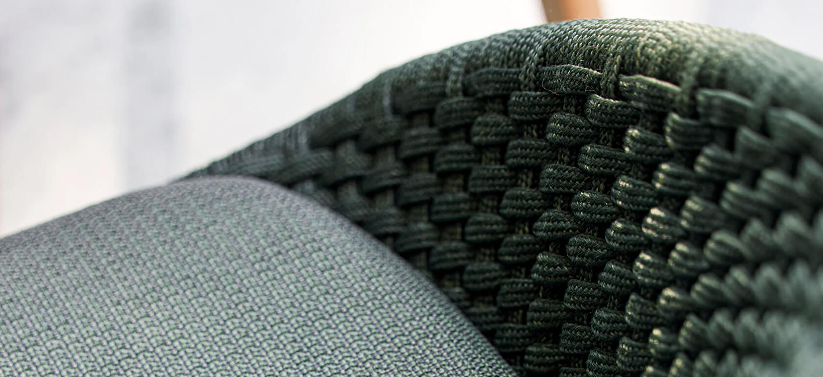 acha-studio-cane-line-peacock-lauko-baldai-slide-11