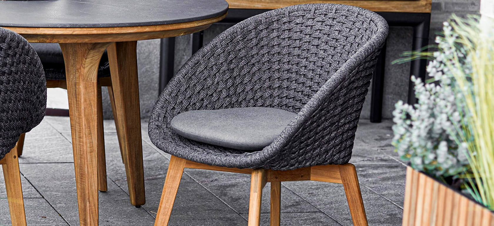 acha-studio-cane-line-peacock-lauko-baldai-slide-15